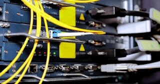 Заказать монтаж сетей в Ухте. Обслуживание ПК, ремонт от 304 руб