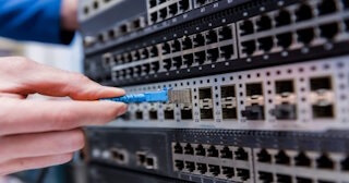 Заказать виртуализацию серверов в Ухте. Обслуживание ПК, ремонт от 304 руб